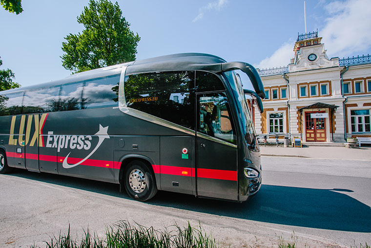 lux in train station